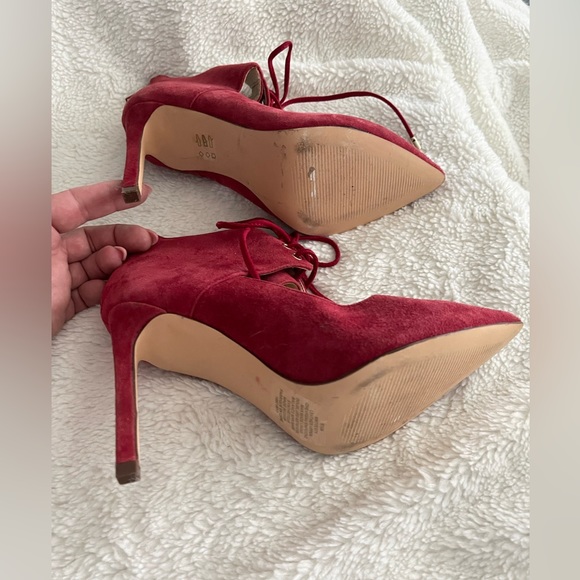 Raspberry suede heels - Picture 4 of 6